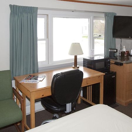 The Bluebird Motel Maine Machias 외부 사진